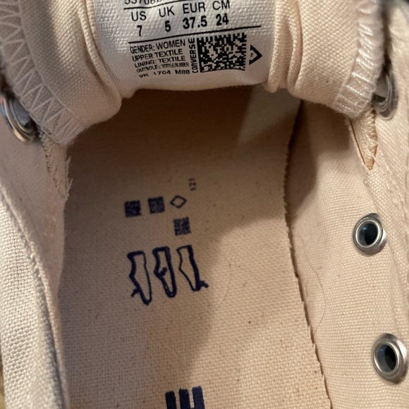 Brand new converse - Picture 3 of 5